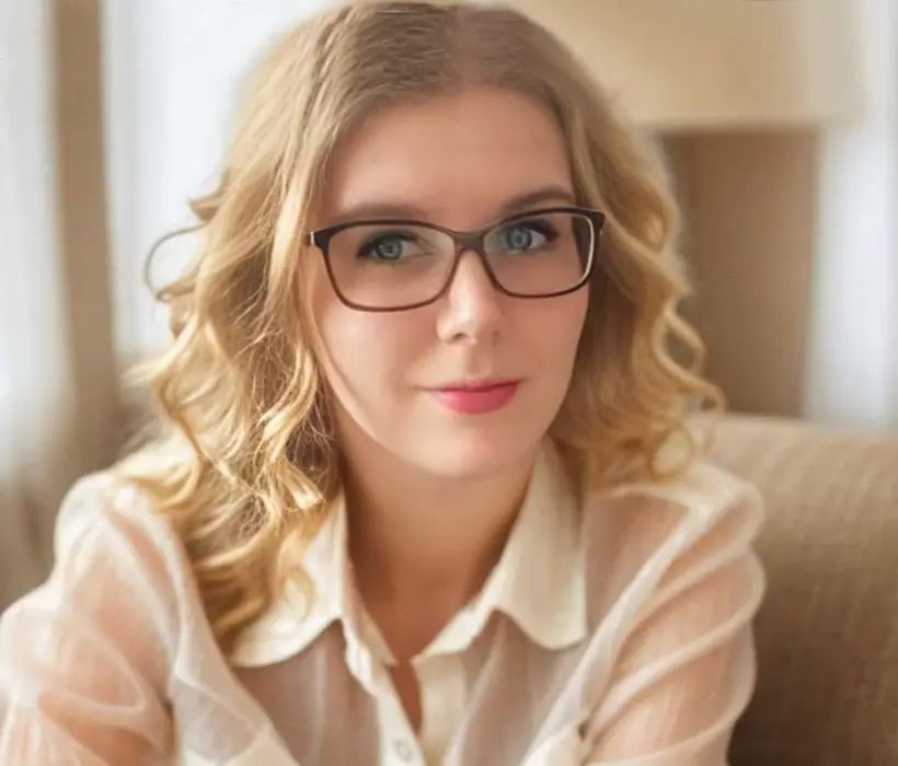 Babara Lackna die Schneiderin und Gründrin von knopf.Nadel.Herz